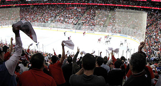 New Jersey Devils fans return to Prudential Center with safety precautions